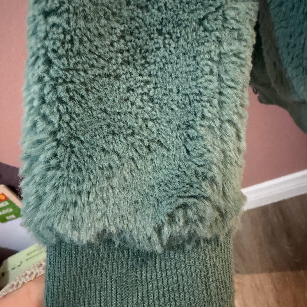 Amazon Essentials Toddler' Teal Faux Fur Coat - Picture 3 of 4
